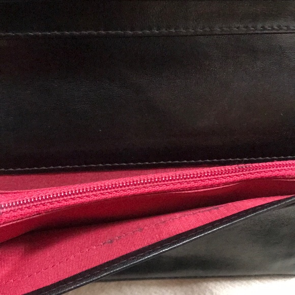 CHANEL Black Calfskin Wallet Quilted Stitching - Picture 14 of 16